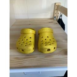 Gele Crocs, maat 10 (27-28)