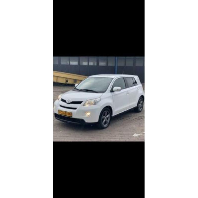 Toyota Urban Cruiser 1.3 VVT-i Dynamic Pearl Navi keyless go