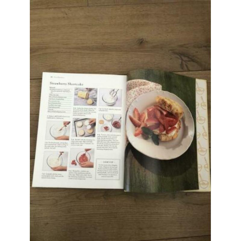 The complete creative cook book English