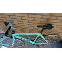 Bianchi XL carbon. 1ste full carbon frame Bianchi met Campa