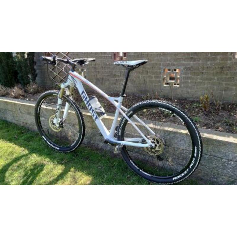 Mountainbike Ghost Nila 5 LC full carbon maat M