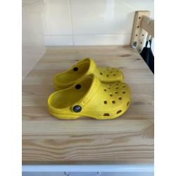 Gele Crocs, maat 10 (27-28)