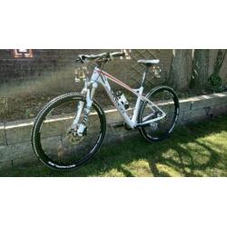 Mountainbike Ghost Nila 5 LC full carbon maat M