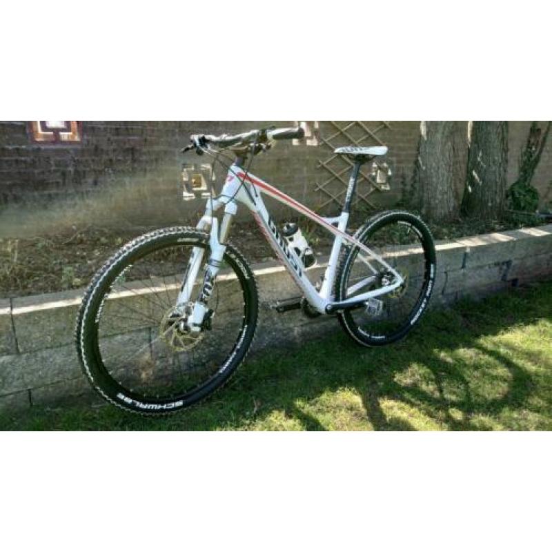 Mountainbike Ghost Nila 5 LC full carbon maat M
