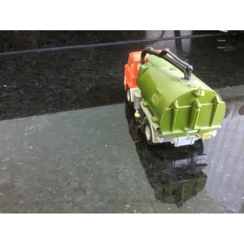 Johnston roadsweeper