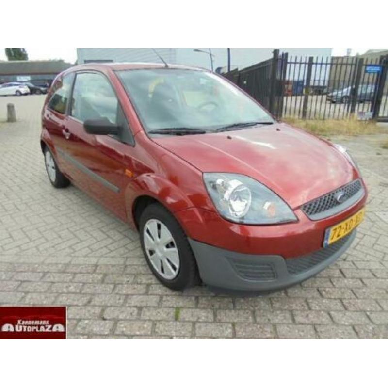 Ford Fiesta 1.3-8V Champion dealer onderhouden rijdt super