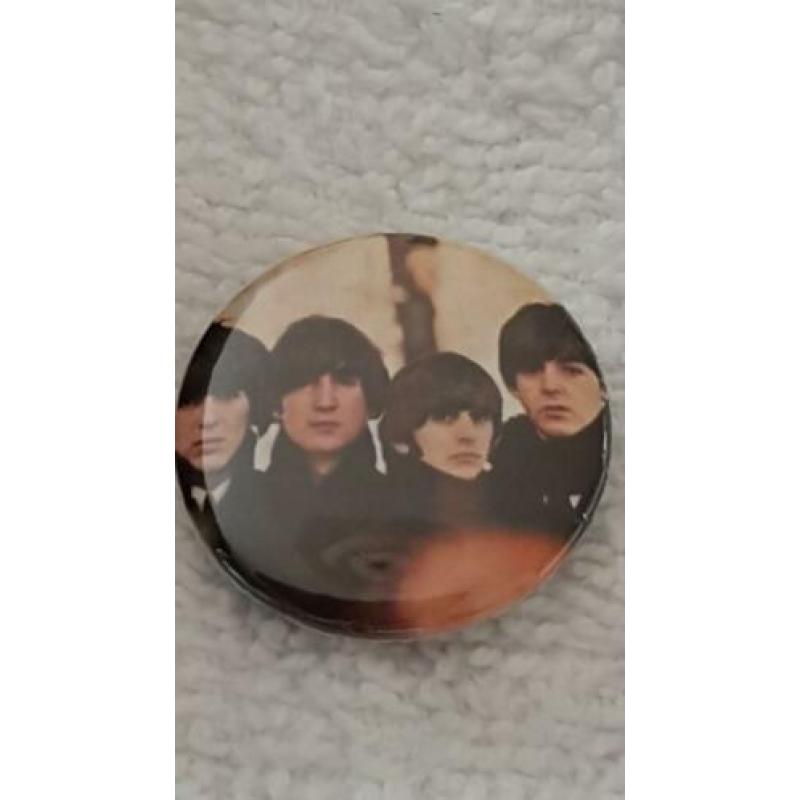 THE BEATLES : 24 verschillende, zie foto's en tekst