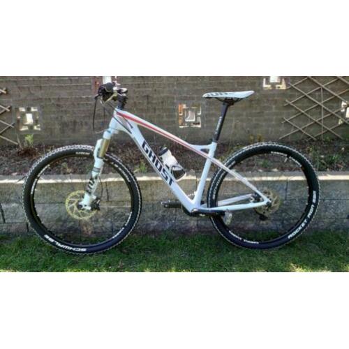 Mountainbike Ghost Nila 5 LC full carbon maat M
