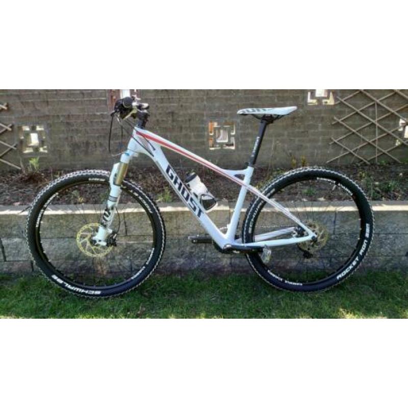 Mountainbike Ghost Nila 5 LC full carbon maat M