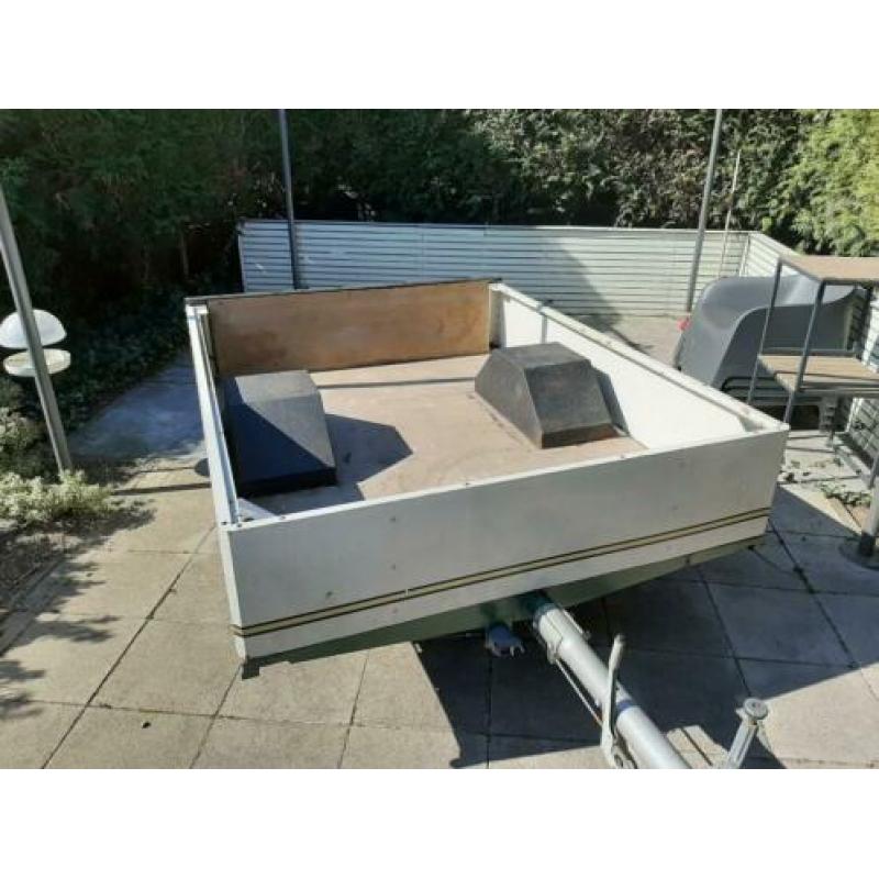 Geremde aanhangwagen