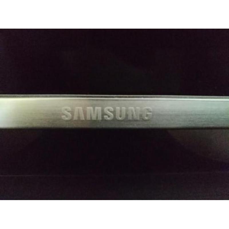 Samsung 32 inch, full HD tv.