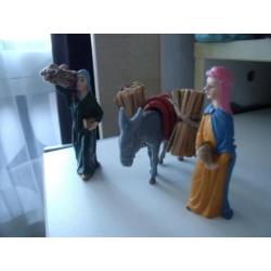 Kerstfiguren voor bij de Kerststal "Op weg naar de stal".