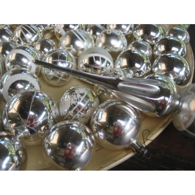 oude kerst 46 kerstballen Piek