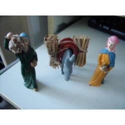 Kerstfiguren voor bij de Kerststal "Op weg naar de stal".