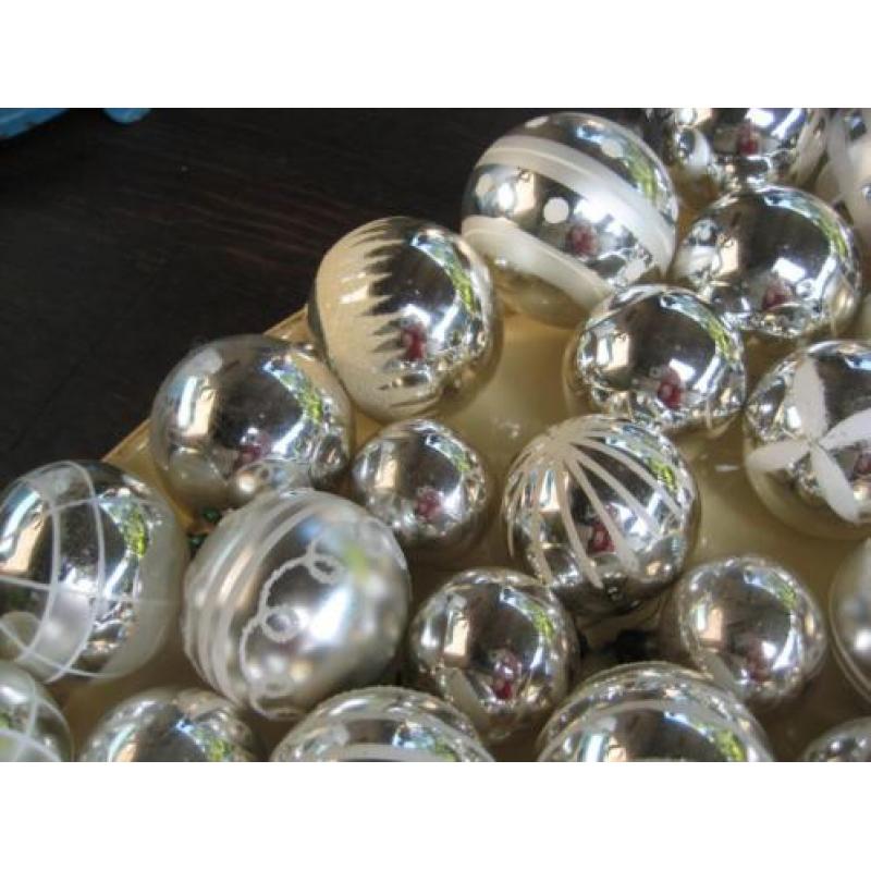 oude kerst 46 kerstballen Piek