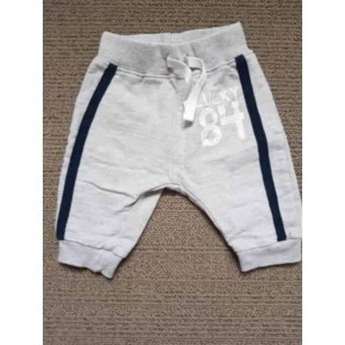 Joggingbroekjes maat 50 en 56