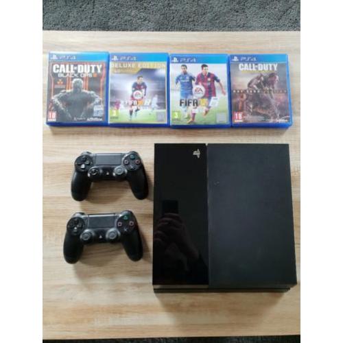 500 GB PS4 met controllers, games en meer