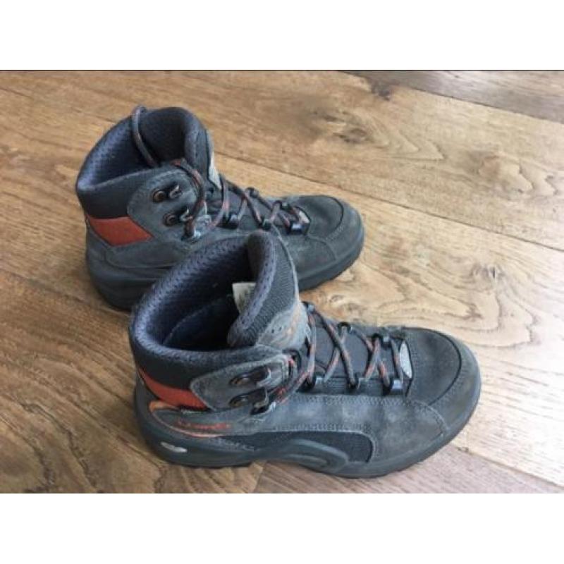 Lowa bergschoenen junior mt 32, gebruikt maar nog prima